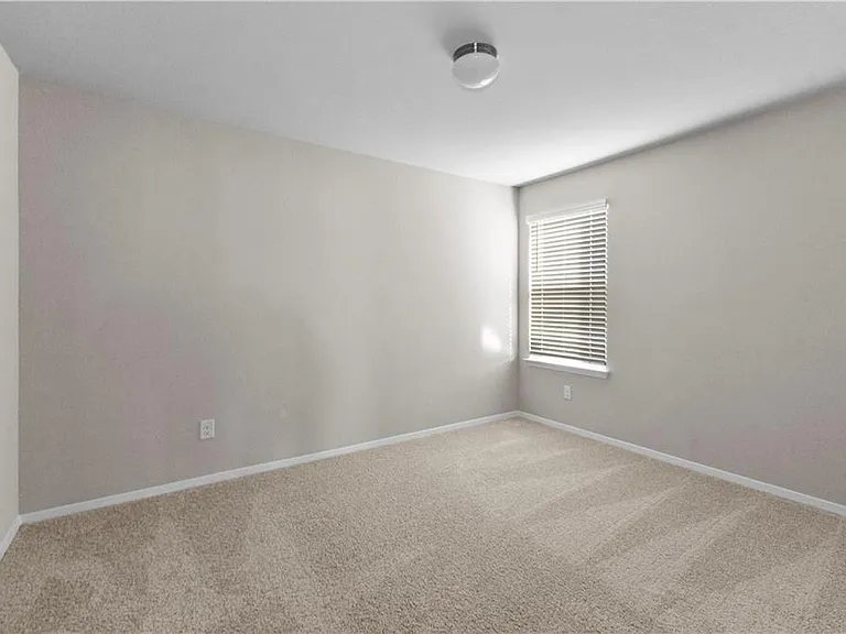 124 Fabion St — Photo 13