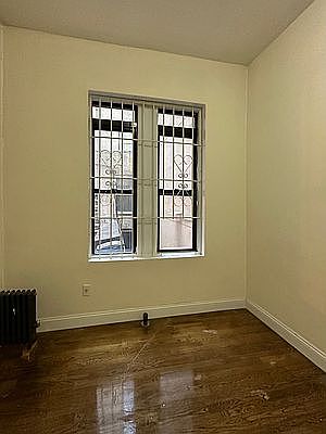3rd image of 208 E 7th St APT 1