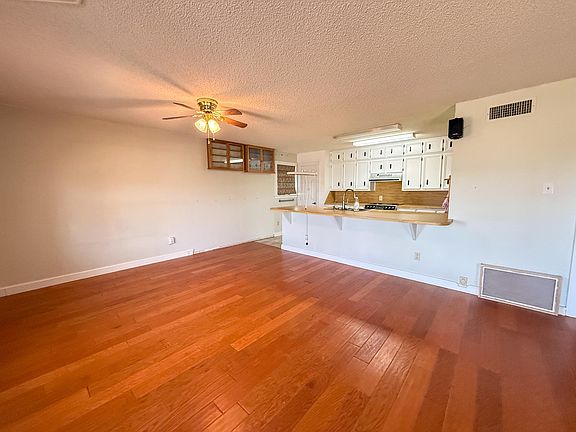 4th image of 407 Kennedy St