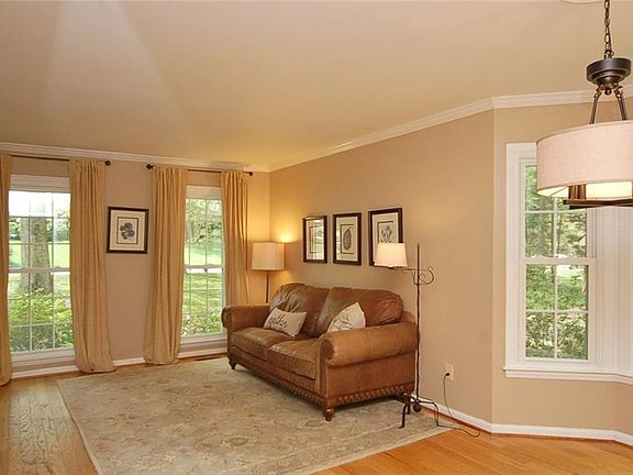 4th image of 2506 Tinderbox Ln
