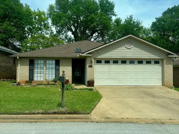 1240 Brandywine Dr, Longview, TX 75601