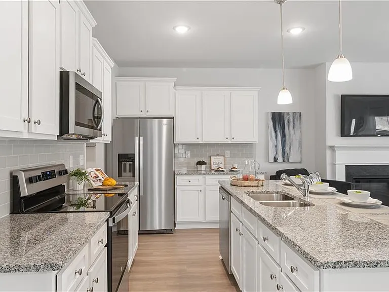 693 Cygnet Ln — Photo 7