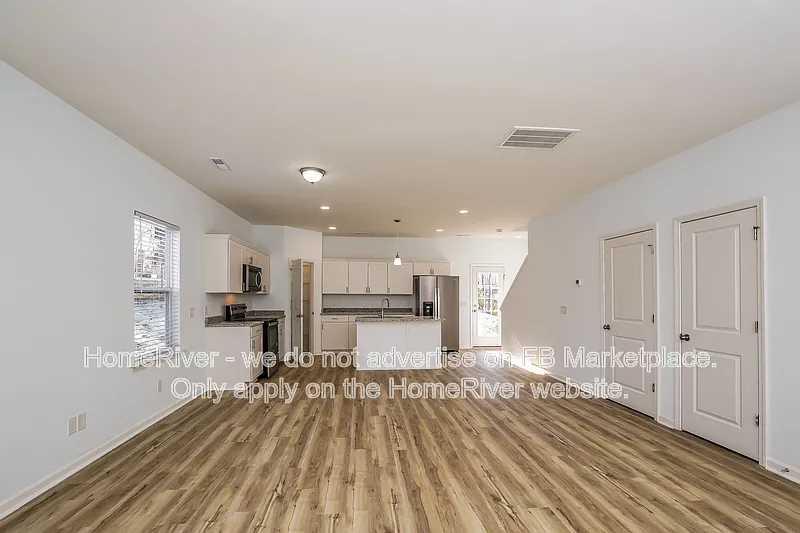 3 bed, 2.5 bath, 1420 sqft, $1,750 — Photo 4