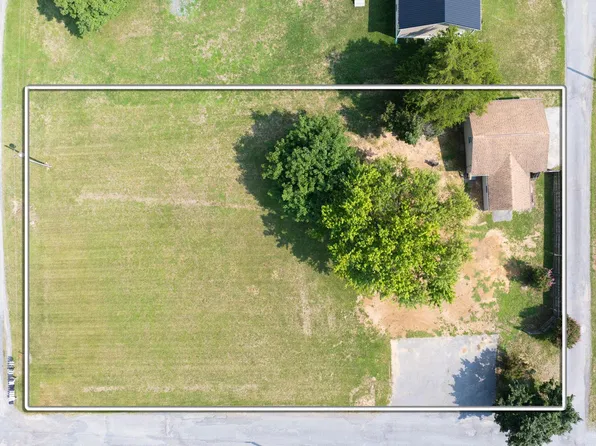 165 Neptune Way, Bunker Hill, WV 25413