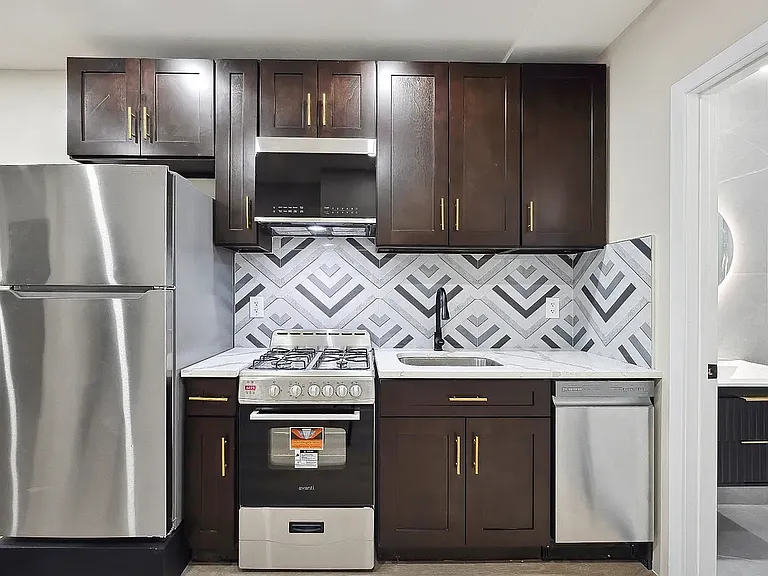 72-14 66th St #2R — Photo 4