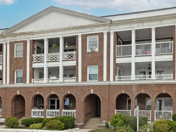 834 Nantasket Ave APT 6, Hull, MA 02045