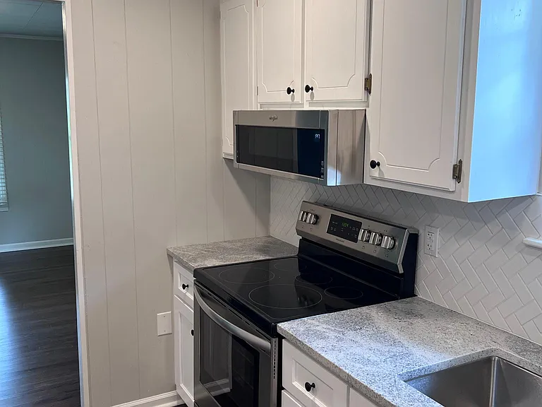 14 S Textile Ave — Photo 9