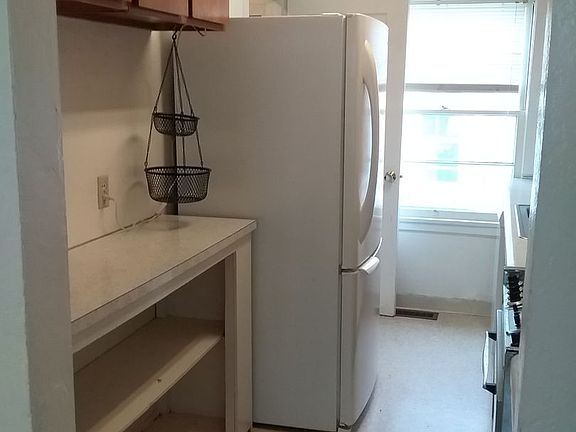 5th image of 1513 Evergreen St