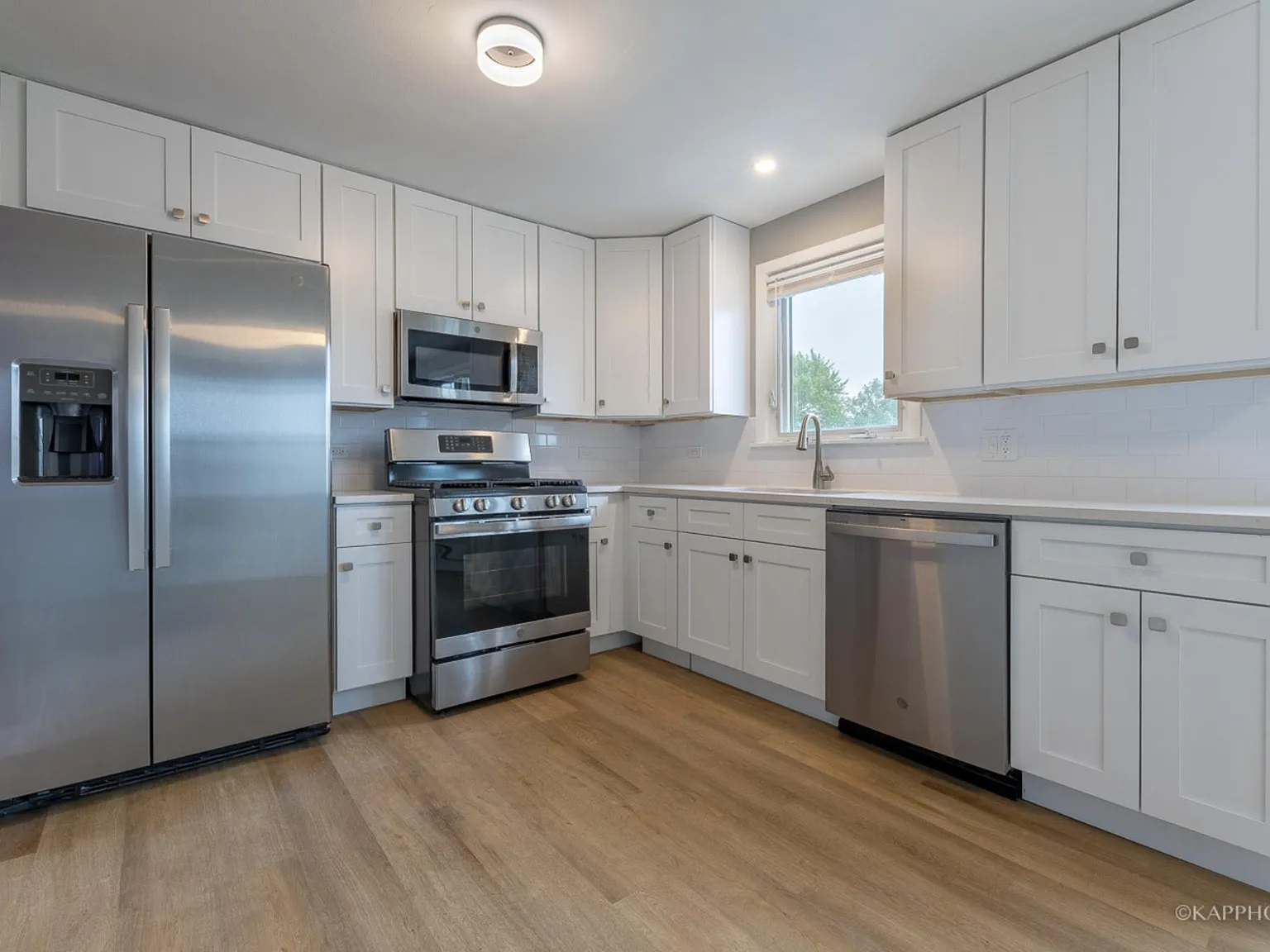 3 bed, 2000 sqft, $2,500 — Photo 3