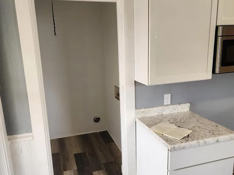 1131 S High Ave — Photo 7