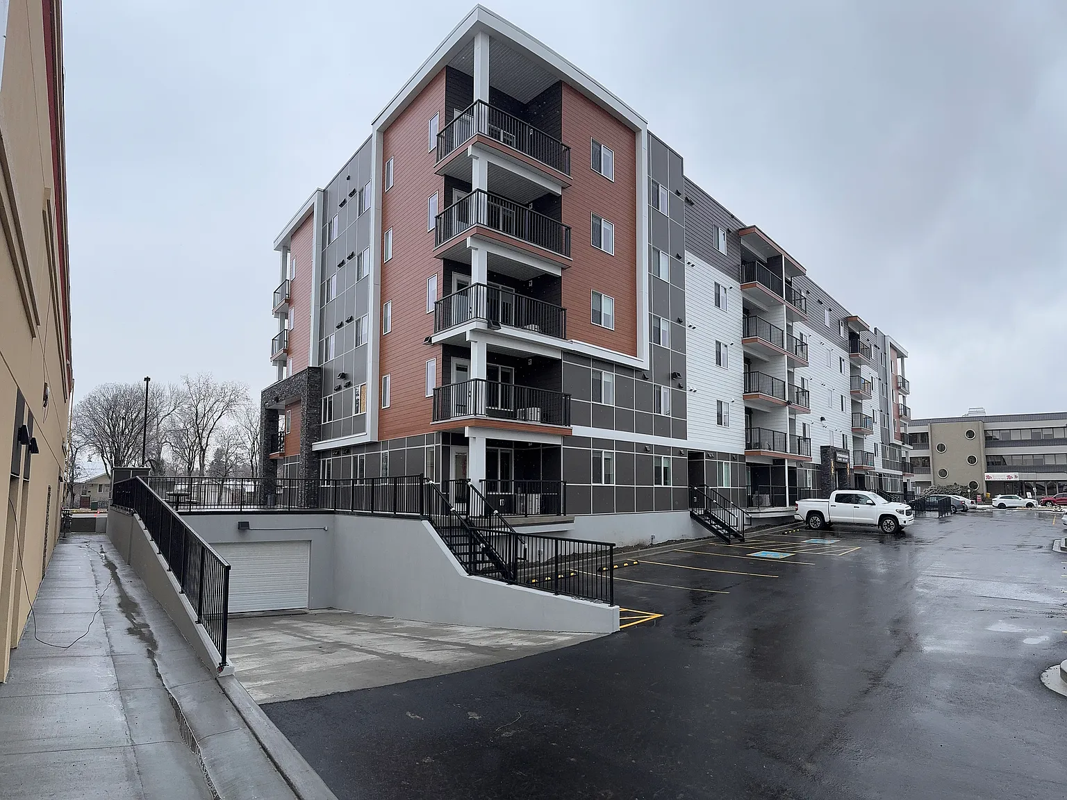 Station View Apartments — Photo 3