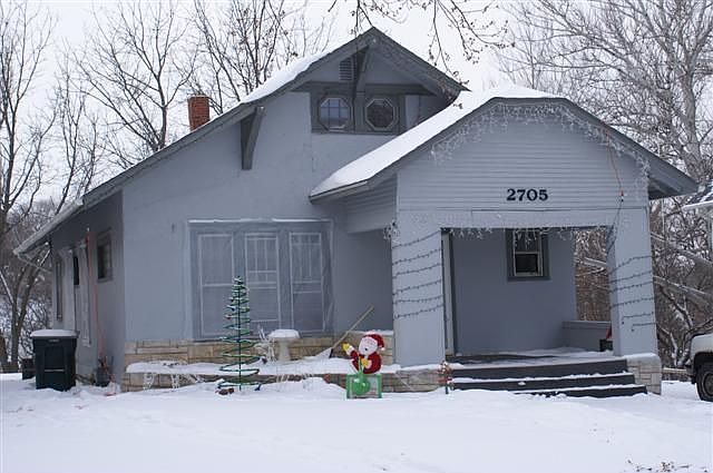 1st image of 2705 Douglas St