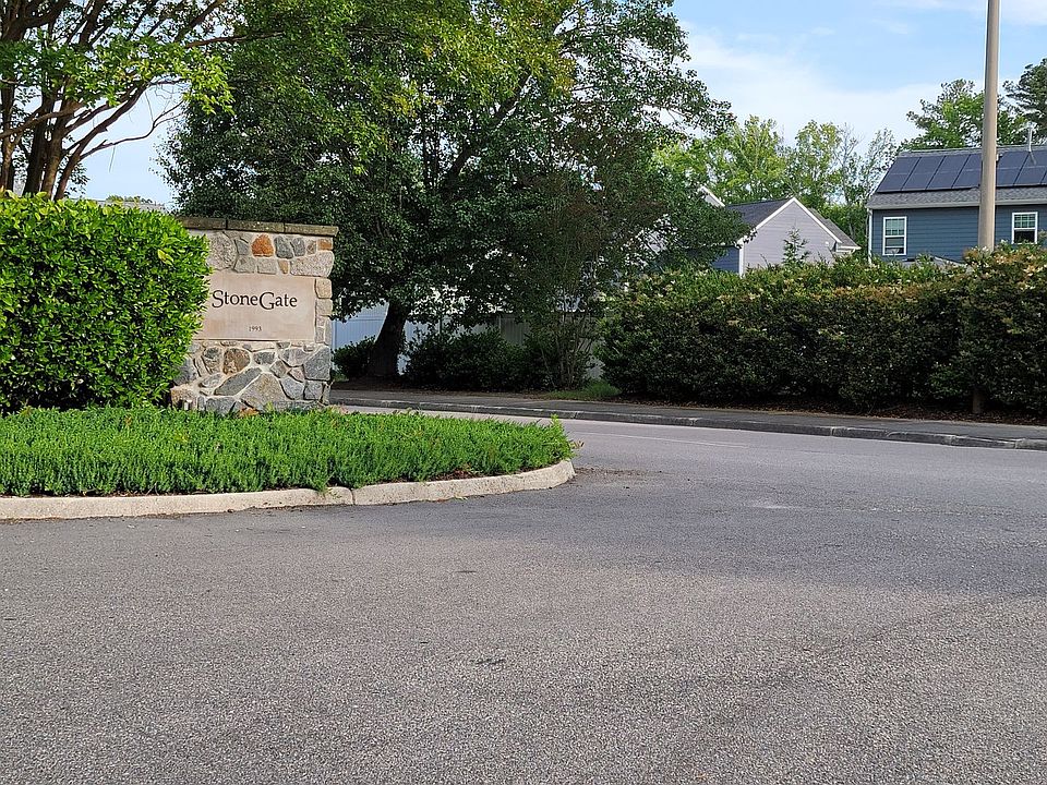 1st image of 1110 Carriage Ct
