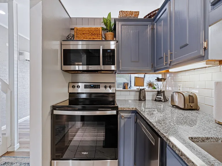 2806 Suncrest Rd #6 — Photo 11
