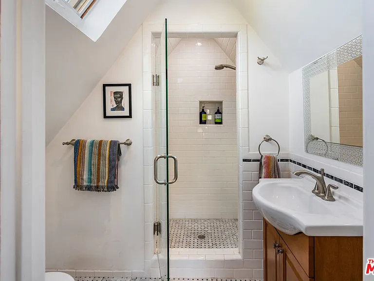 3340 Durand Dr — Photo 36