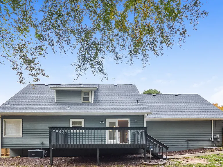 9136 Tara Dr SW — Photo 17