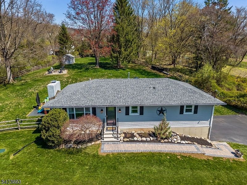 1st image of 64 Ellis Rd