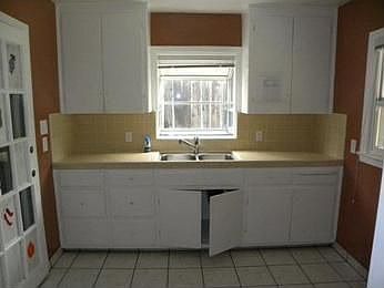 5th image of 2128 W Oxford Way