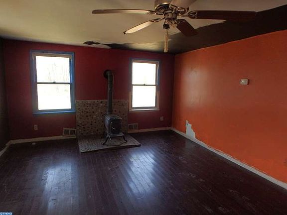 3rd image of 104 Woodcrest Ave