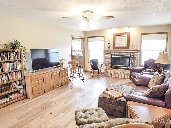 3rd image of 10533 N Schopp Ln