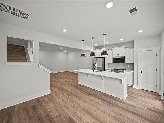 5th image of 119 Zoey Way
