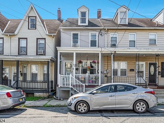 3rd image of 86 Summit Ave