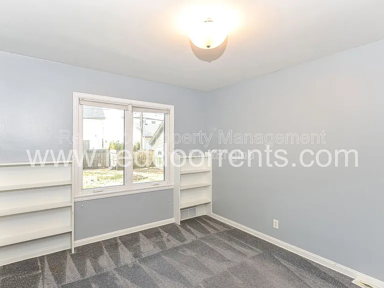 4930 N Illinois St — Photo 13