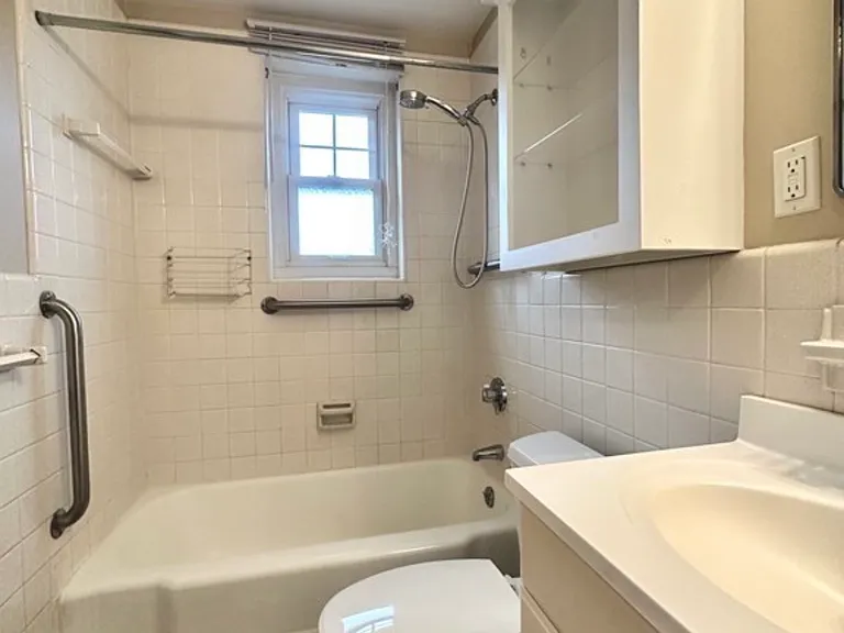 48 Emerson Gardens Rd #48 — Photo 11