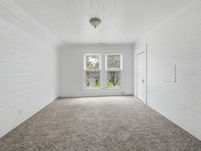 716 Everett St — Photo 11