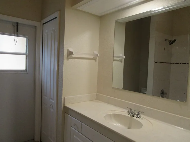 1804 Abbeyridge Dr — Photo 10