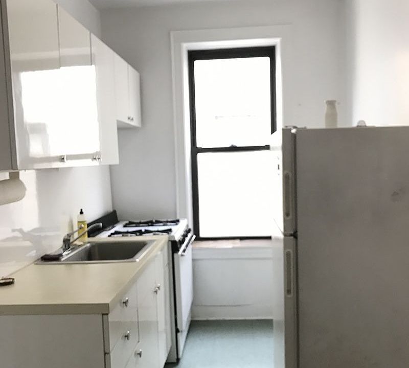 1st image of 2328 31st Ave APT 3