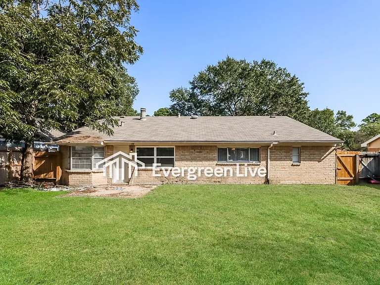 17311 Baronshire Dr — Photo 14