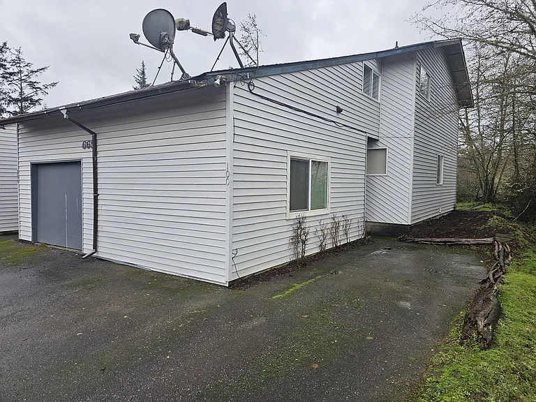 665 Sunset Ave NE #100 — Photo 9