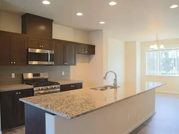 28959 SW Costa Cir W, Wilsonville, OR 97070