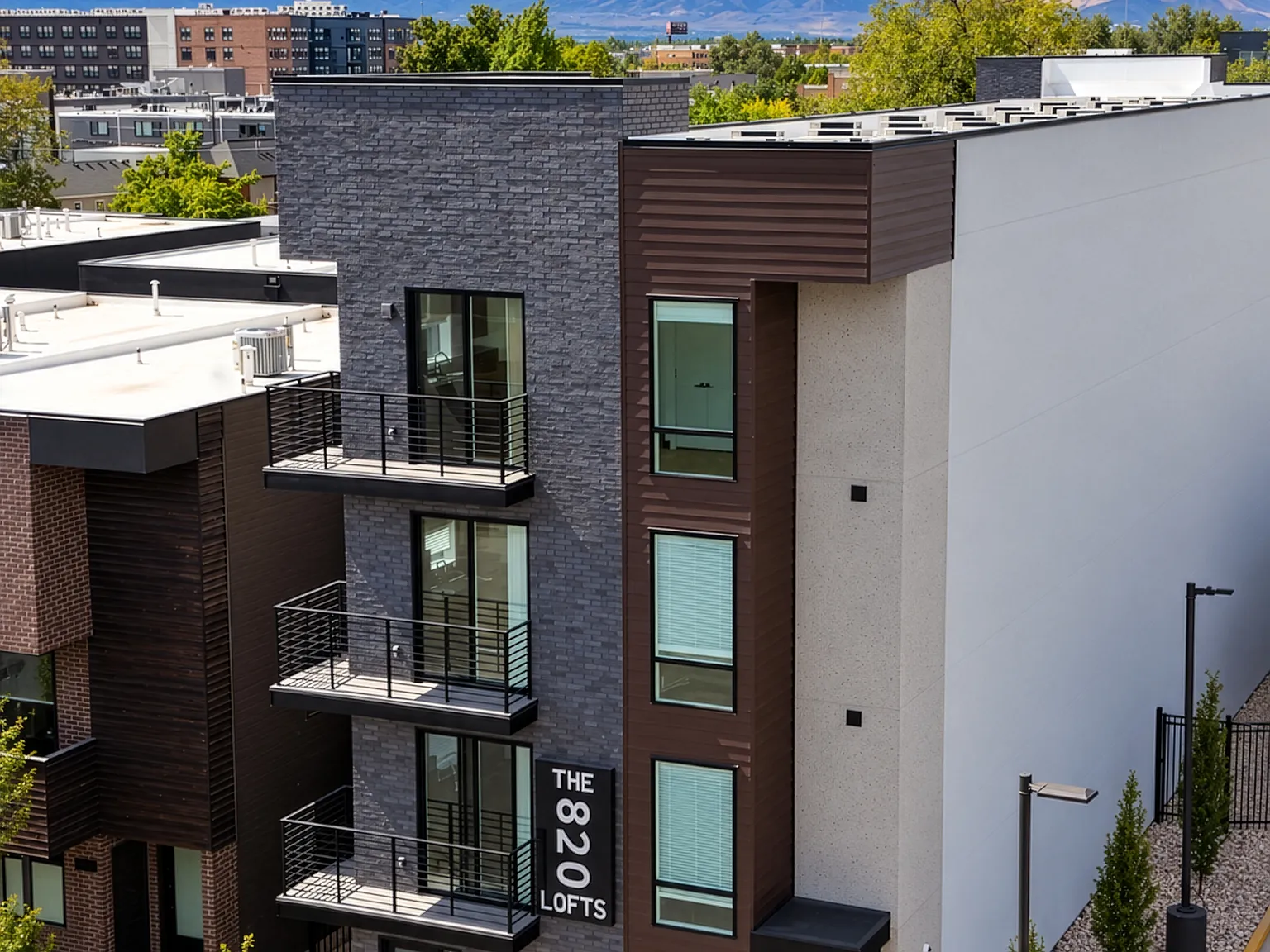 820 Lofts — Photo 3