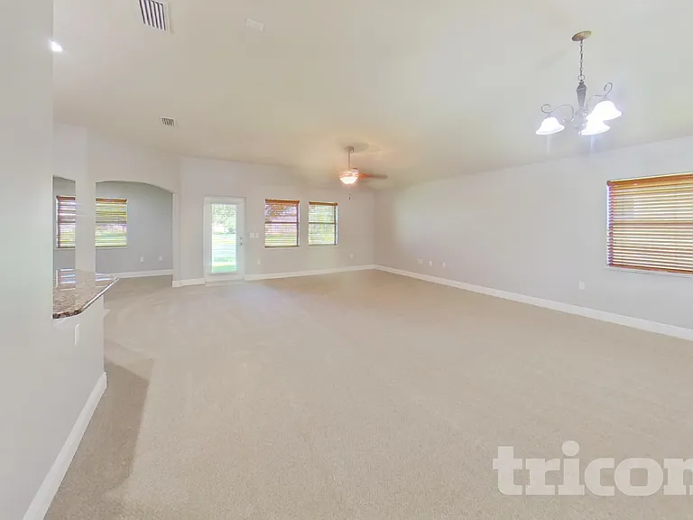182 Athey Ct — Photo 2