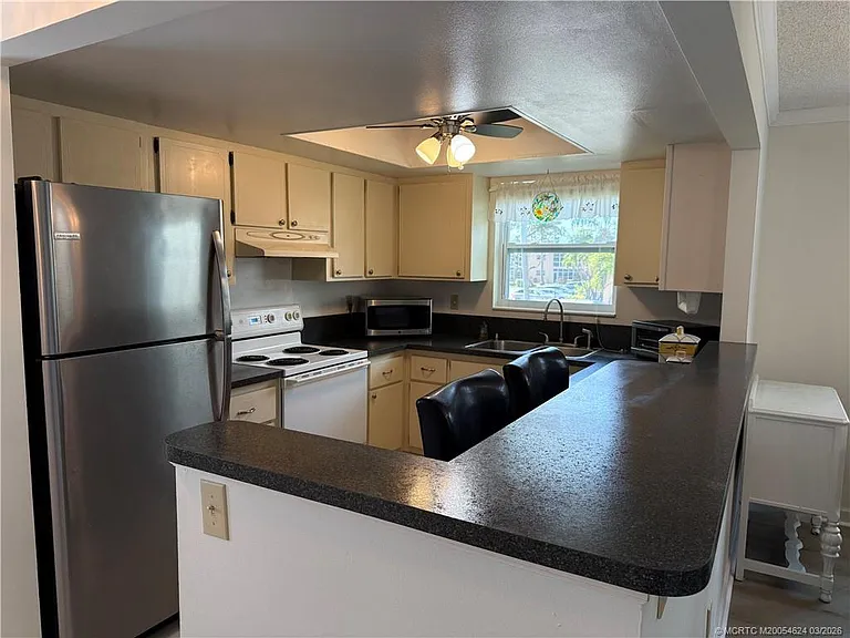 2950 SE Ocean Blvd #4 — Photo 9