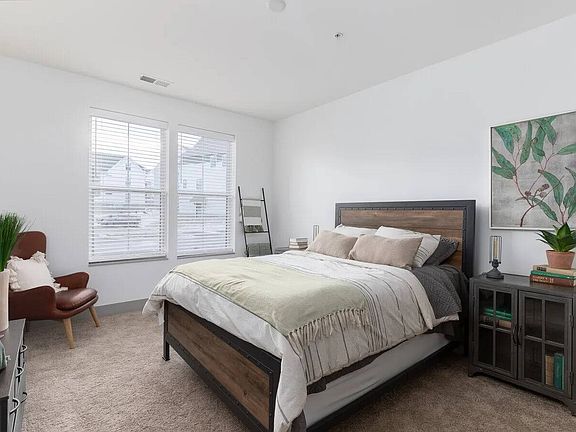 4th image of 2200 Cooley Ln #2-2243