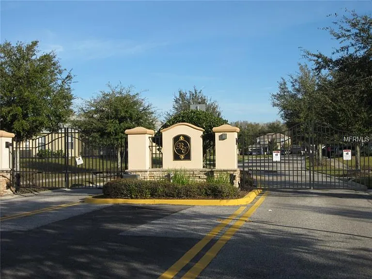 1207 Gentilly Ln — Photo 1