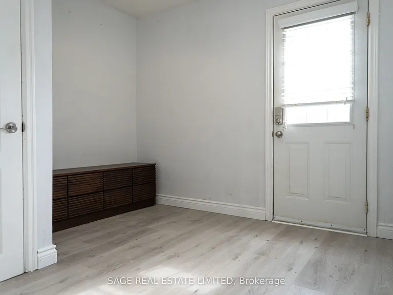37 Tiago Ave #MAIN FLOOR — Photo 14