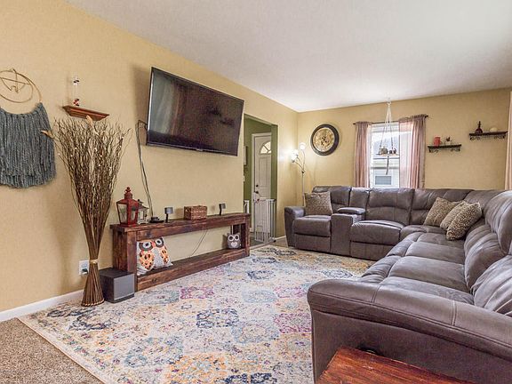 2nd image of 4709 Alpha St