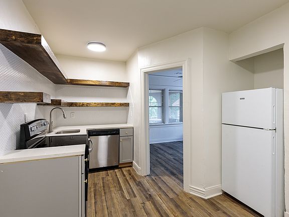 2nd image of 426 NW 25th St APT 8