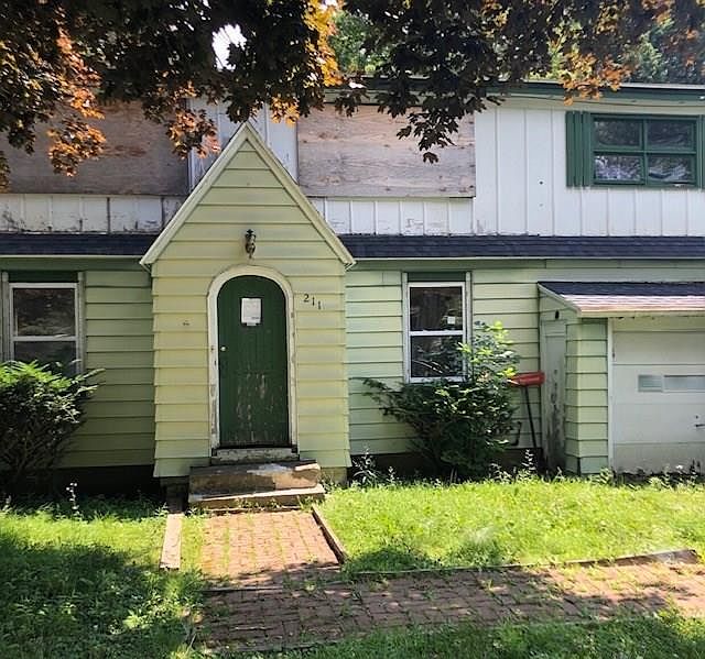 1st image of 211 Woodcrest Ave