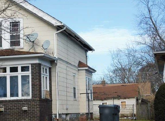 3rd image of 1018 Argonne Dr