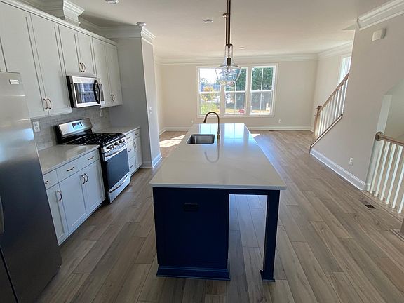5th image of 3189 Acadia Dr