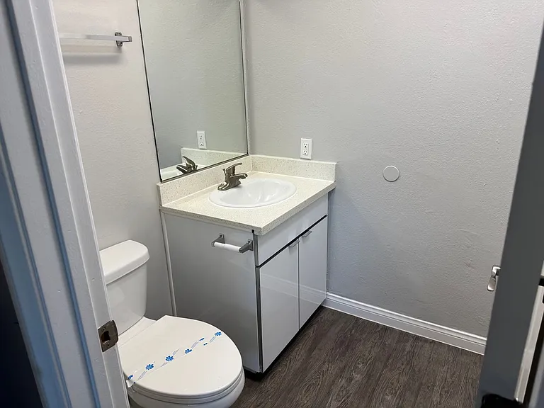 Villa Del Sol Apartments — Photo 124