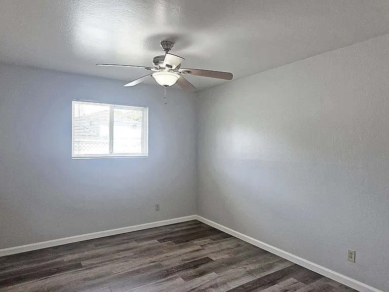 3250 Wright St — Photo 15
