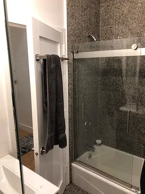 Rented by Mossanen Group | media 37