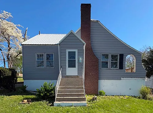 513 W Cherry St #A Photo 1