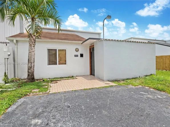 2211 SW 122nd Ct, Miami, FL 33175